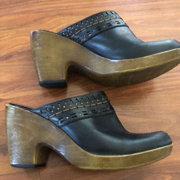 INDIGO Black leather clogs size 10 - Picture 6 of 8